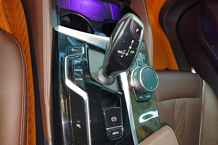 Used BMW 5 Series 2022 Second Facelift 525Li M Sport Package Gear Lever