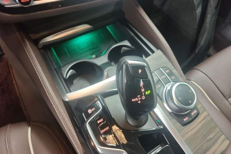 Used BMW 5 Series 2022 Updated 530Li xDrive Luxury Package Gear Lever
