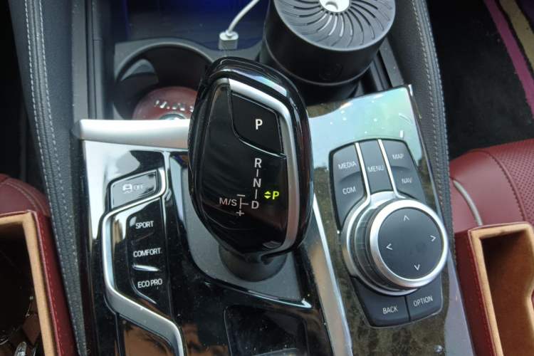 Used BMW 5 Series 2022 Restyled 530Li Leading Edition M Sport Package Gear Lever