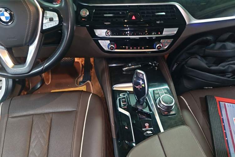 Used BMW 5 Series 2022 Restyled 525Li Luxury Package Gear Lever