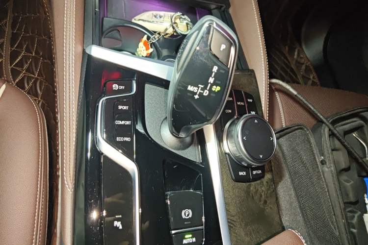 Used BMW 5 Series 2022 Restyled 525Li M Sport Package Gear Lever