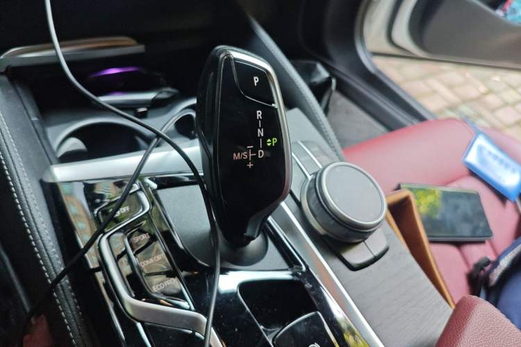 Used BMW 5 Series 2022 Restyled 530Li Leading Edition M Sport Package Gear Lever