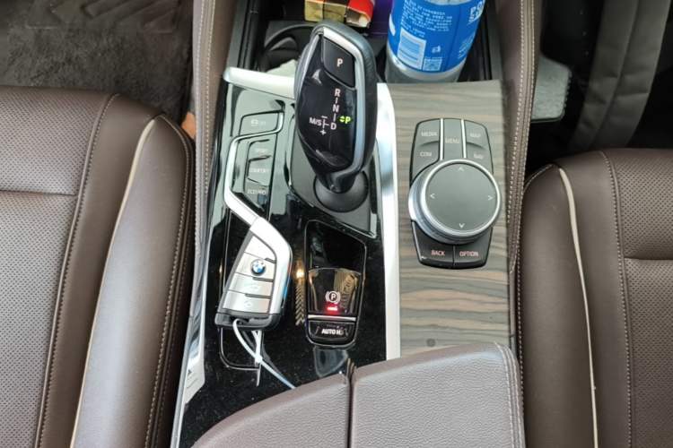 Used BMW 5 Series 2022 Restyled 530Li Leading Edition M Sport Package Gear Lever