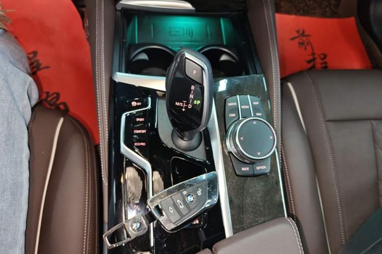 Used BMW 5 Series 2022 Second Facelift 525Li M Sport Package Gear Lever