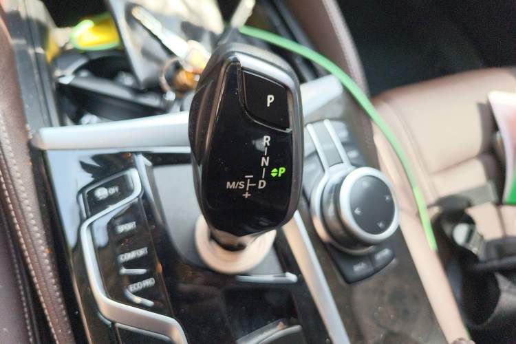 Used BMW 5 Series 2022 525Li Luxury Package Gear Lever