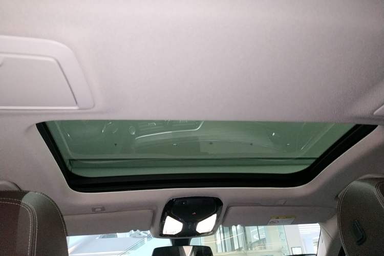 Used BMW 5 Series 2022 Updated 530Li xDrive Luxury Package Headliner
