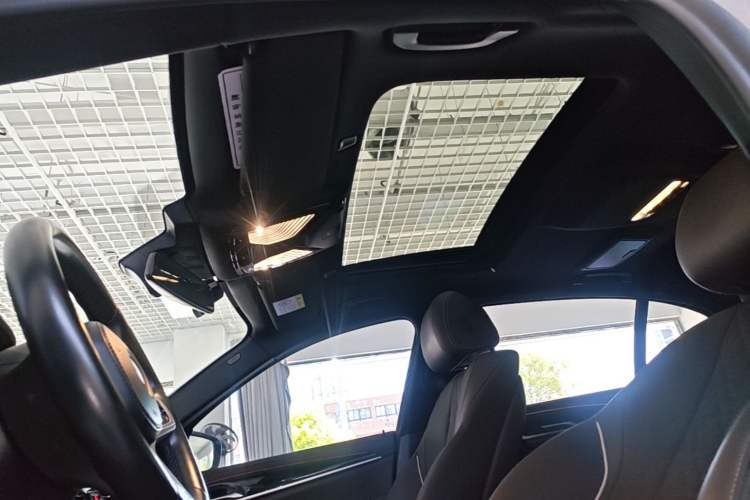 Used BMW 5 Series 2022 Restyled 525Li M Sport Package Headliner