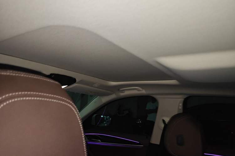 Used BMW 5 Series 2022 Restyled 525Li Luxury Package Headliner