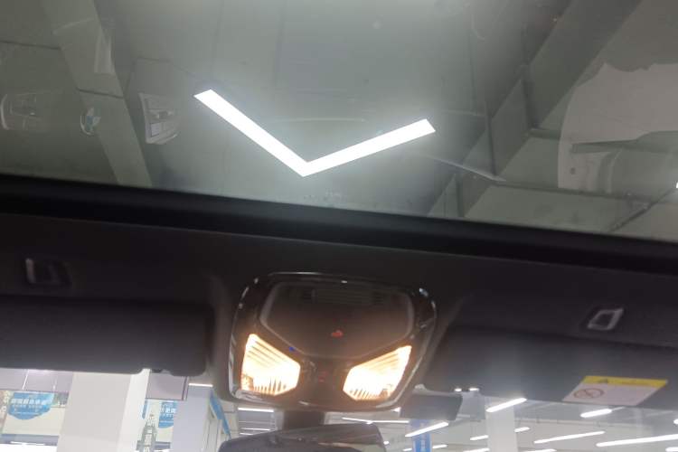 Used BMW 5 Series 2022 Second Facelift 525Li M Sport Package Headliner