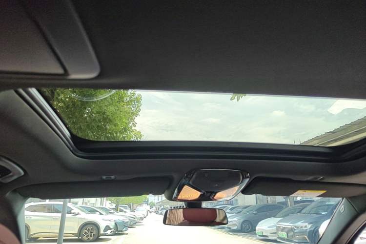 Used BMW 5 Series 2022 Second Facelift 530Li Leading Edition M Sport Package Headliner