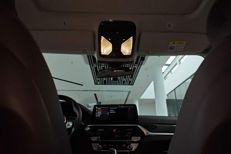Used BMW 5 Series 2022 Restyled 525Li Luxury Package Headliner