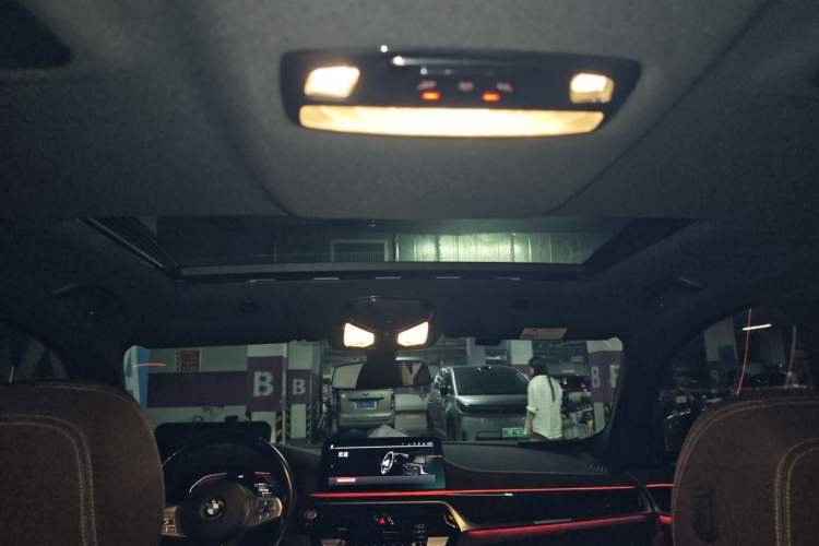 Used BMW 5 Series 2022 Restyled 525Li M Sport Package Headliner