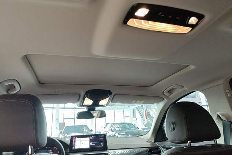 Used BMW 5 Series 2022 Restyled 525Li Luxury Package Headliner