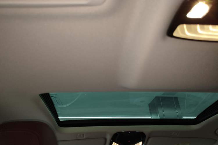Used BMW 5 Series 2022 Restyled 525Li Luxury Package Headliner