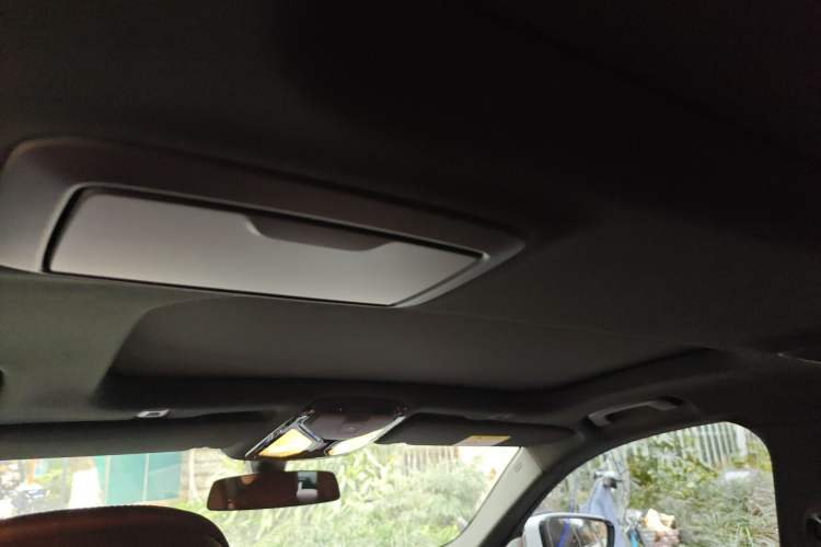 Used BMW 5 Series 2022 Revised Version 3 530Li Luxury Edition M Sport Package Headliner