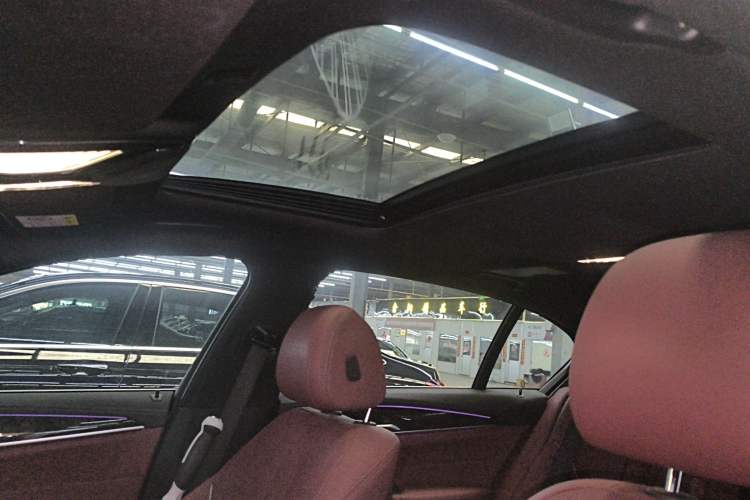Used BMW 5 Series 2022 Restyled 525Li M Sport Package Headliner