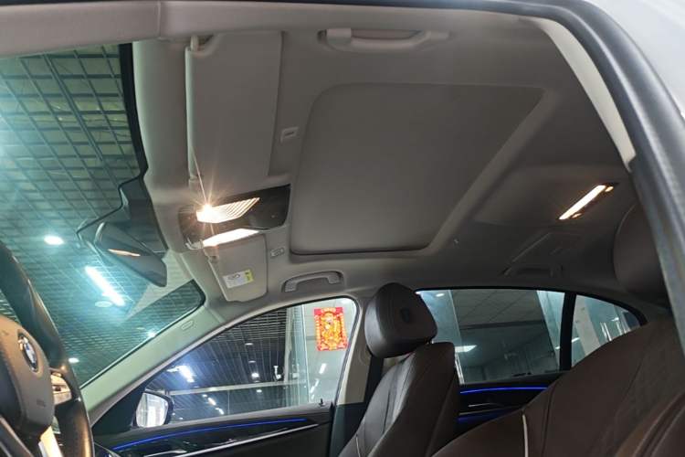 Used BMW 5 Series 2022 Restyled 525Li Luxury Package Headliner