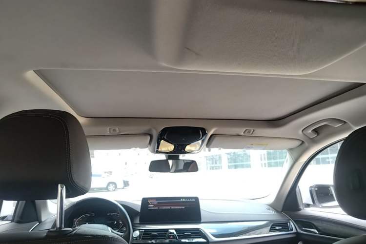 Used BMW 5 Series 2022 Second Facelift 525Li Luxury Package Headliner
