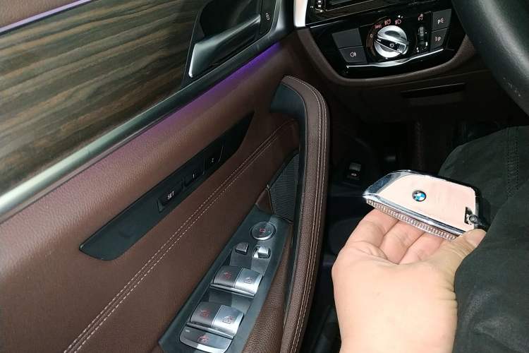 Used BMW 5 Series 2022 Updated 530Li xDrive Luxury Package Interior 1