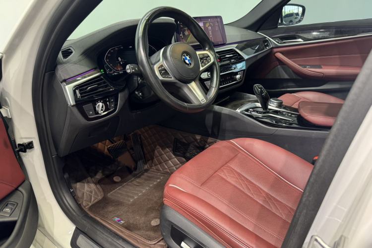 Used BMW 5 Series 2022 Restyled 525Li M Sport Package Interior 1