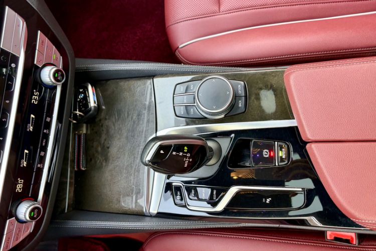 Used BMW 5 Series 2022 525Li M Sport Package Interior 1