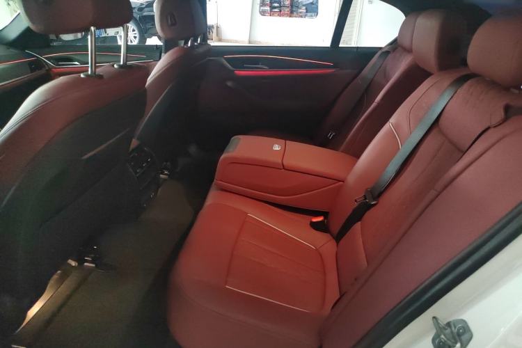 Used BMW 5 Series 2022 Second Facelift 530Li xDrive M Sport Package Interior 1