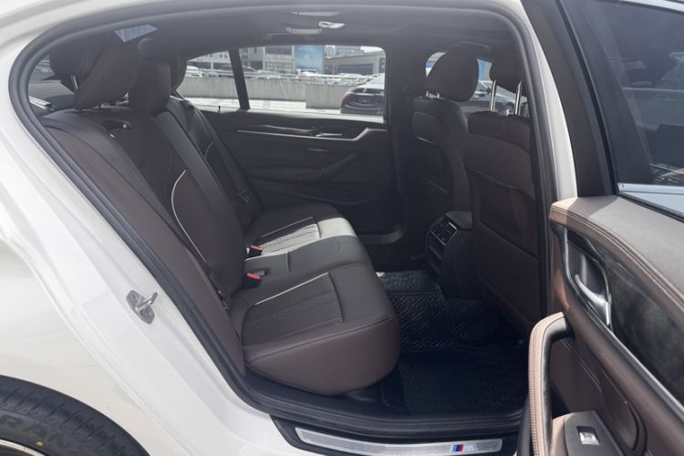 Used BMW 5 Series 2022 Restyled 525Li M Sport Package Interior 1