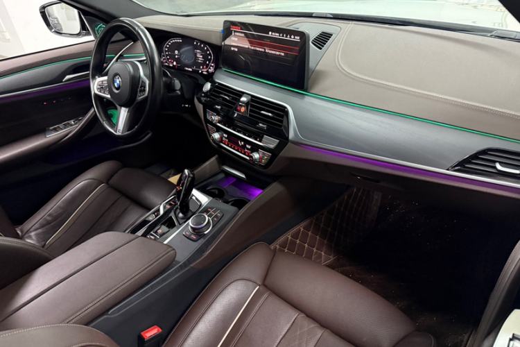 Used BMW 5 Series 2022 Second Facelift 530Li Luxury Version M Sport Package Interior 1