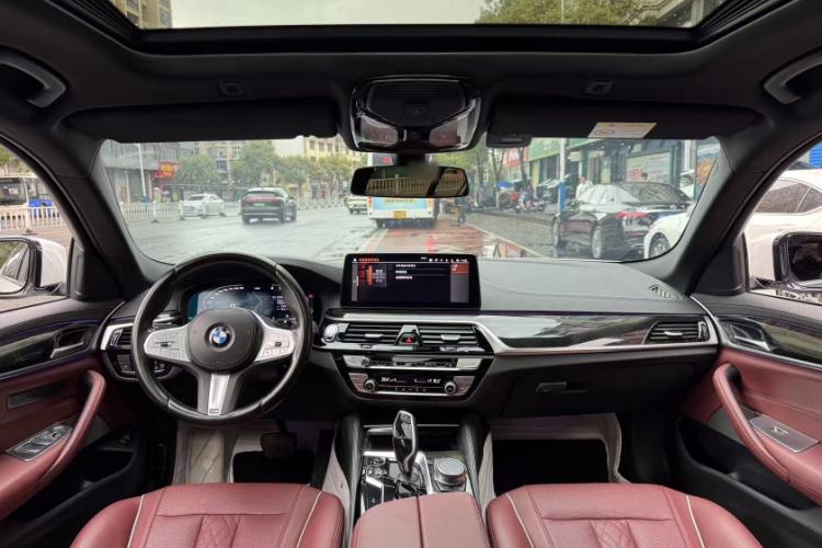 Used BMW 5 Series 2022 Second Facelift 525Li M Sport Package Interior 1