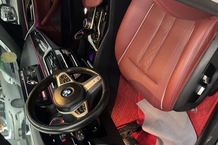 Used BMW 5 Series 2022 Restyled 525Li M Sport Package Interior 1