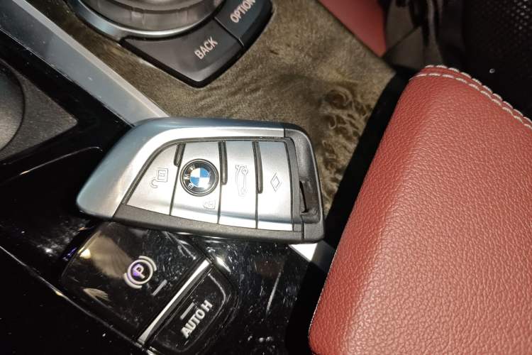 Used BMW 5 Series 2022 Second Facelift 525Li M Sport Package Interior 1