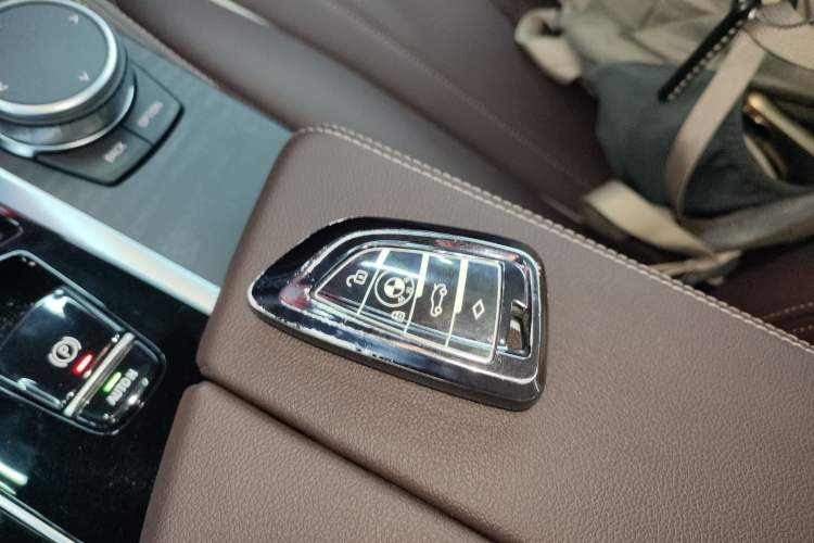Used BMW 5 Series 2022 Second Facelift 530Li xDrive M Sport Package Interior 1