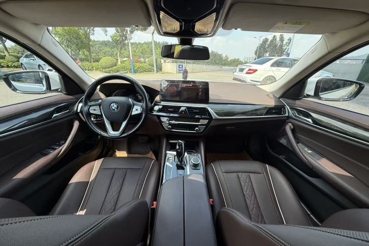 Used BMW 5 Series 2022 Restyled 525Li Luxury Package Interior 1