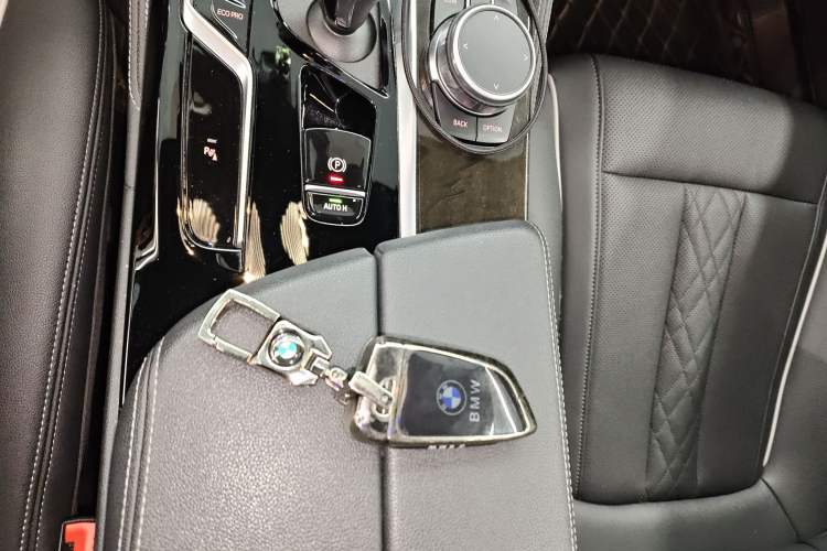 Used BMW 5 Series 2022 Restyled 525Li M Sport Package Interior 1