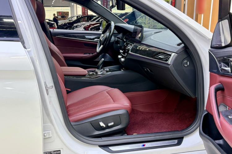 Used BMW 5 Series 2022 525Li M Sport Package Interior 10
