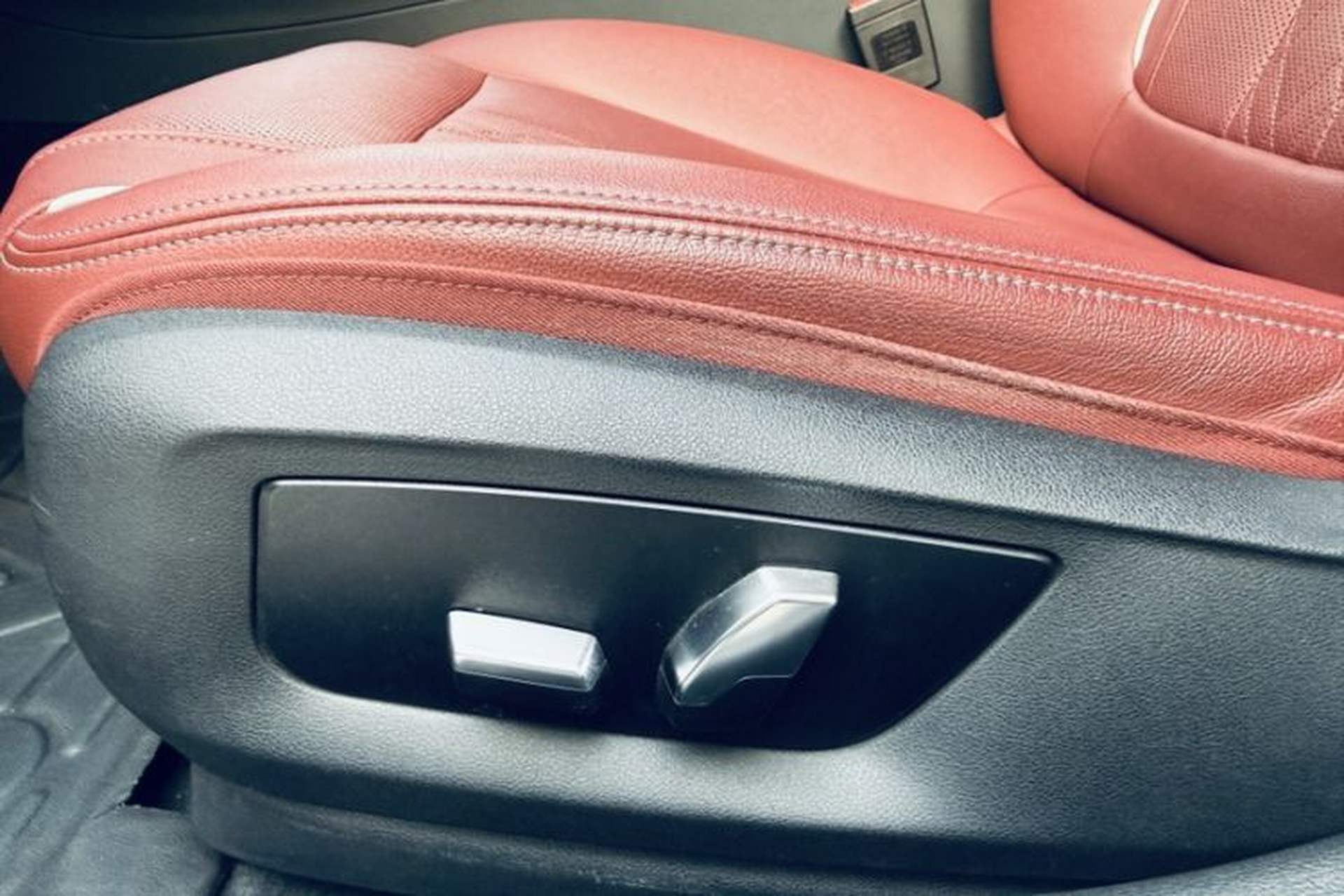 Used BMW 5 Series 2022 Second Facelift 525Li M Sport Package Interior 10