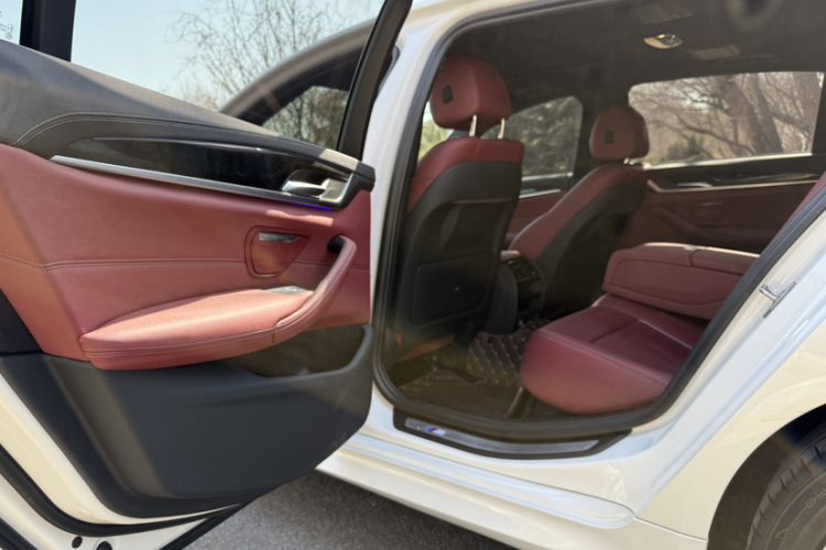Used BMW 5 Series 2022 Second Facelift 525Li M Sport Package Interior 10