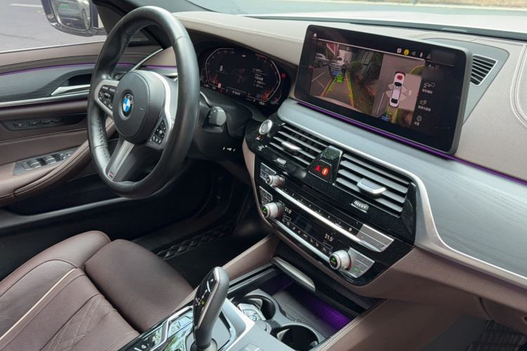 Used BMW 5 Series 2022 Second Facelift 530Li Luxury Version M Sport Package Interior 11