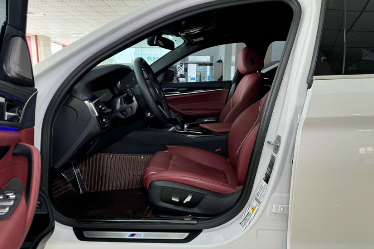 Used BMW 5 Series 2022 Second Facelift 525Li M Sport Package Interior 11