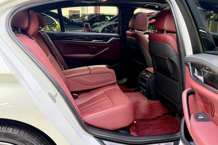 Used BMW 5 Series 2022 525Li M Sport Package Interior 11