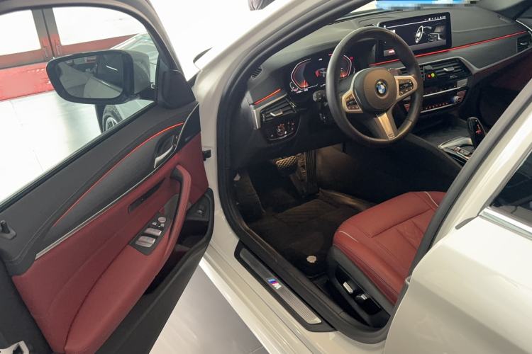 Used BMW 5 Series 2022 Second Facelift 530Li xDrive M Sport Package Interior 2