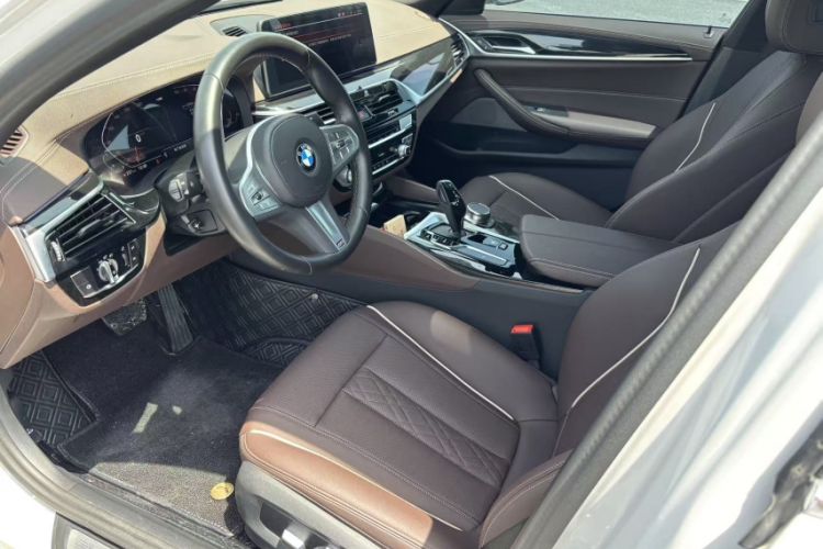 Used BMW 5 Series 2022 Second Facelift 525Li M Sport Package Interior 2