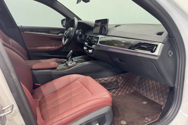 Used BMW 5 Series 2022 Restyled 525Li M Sport Package Interior 2
