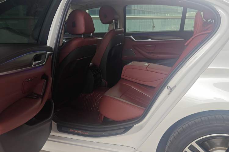 Used BMW 5 Series 2022 Updated 530Li Leading Edition Luxury Package Interior 2