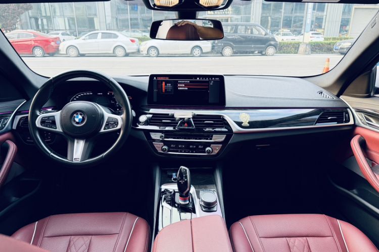 Used BMW 5 Series 2022 Second Facelift 525Li M Sport Package Interior 2