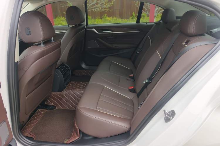 Used BMW 5 Series 2022 Updated 530Li xDrive Luxury Package Interior 2