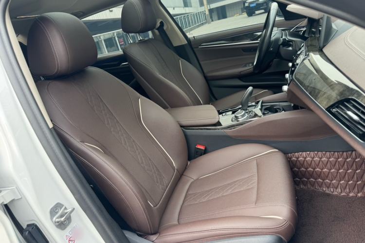 Used BMW 5 Series 2022 Restyled 525Li Luxury Package Interior 2