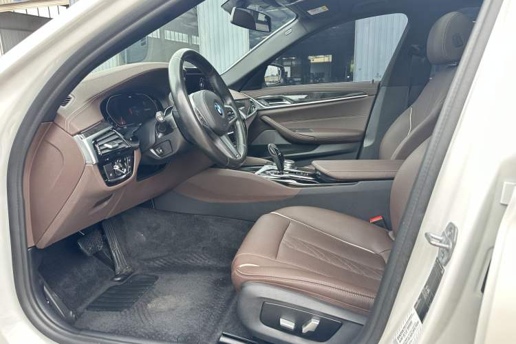 Used BMW 5 Series 2022 525Li M Sport Package Interior 2