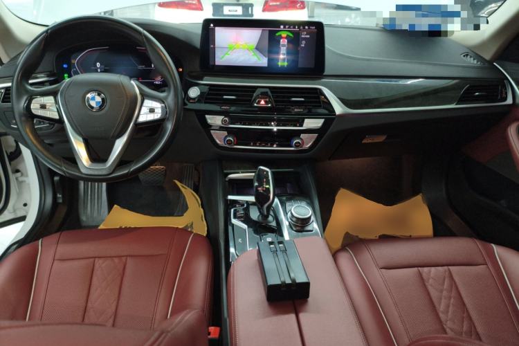Used BMW 5 Series 2022 Restyled 525Li Luxury Package Interior 2