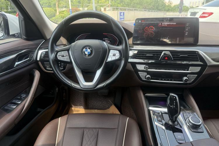 Used BMW 5 Series 2022 Restyled 525Li Luxury Package Interior 2
